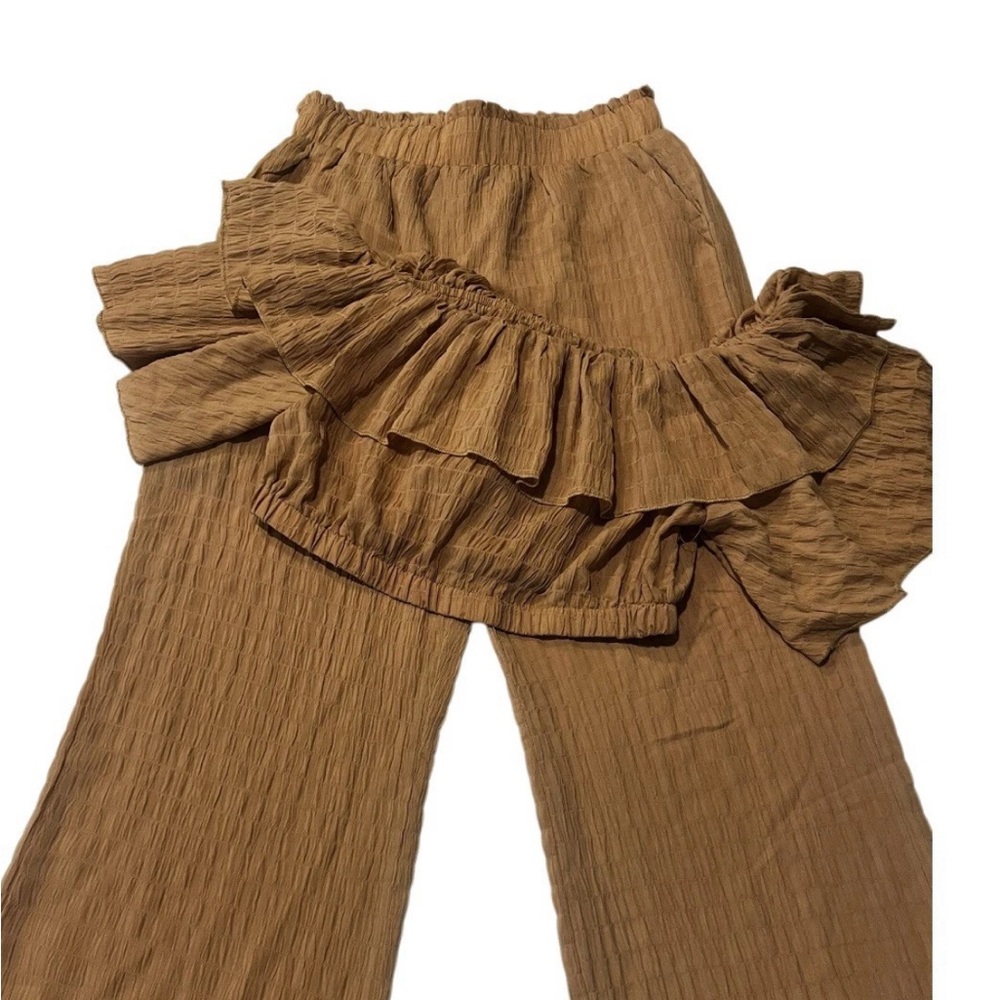 Women’s Ruffled Too and Pant set